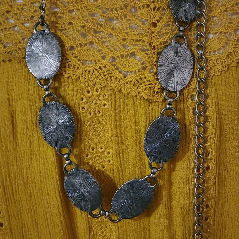 Vintage Concho Chain Belt Silver Tone Abalone-Like Swirled Colors - Picture 8 of 9